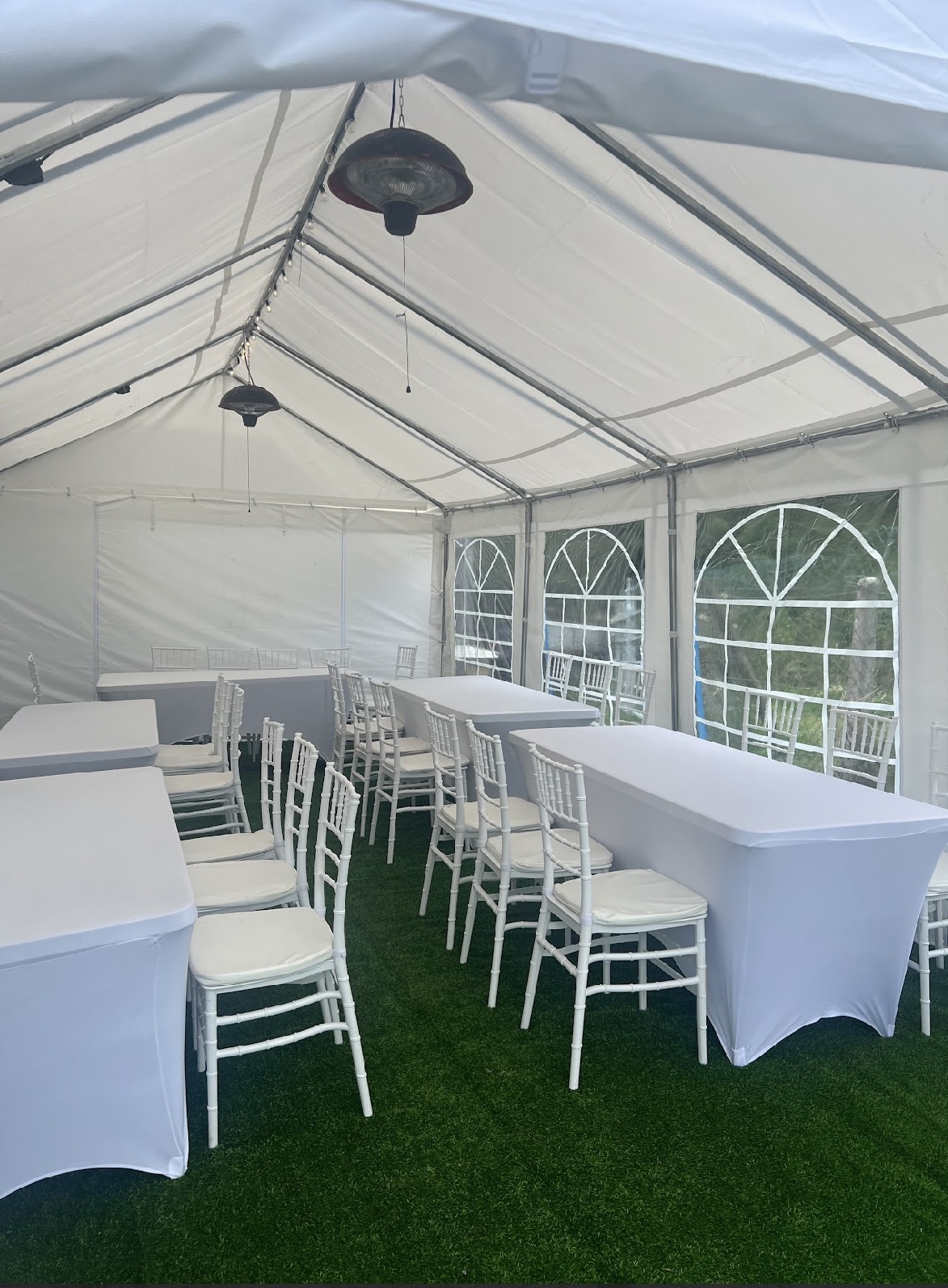 Interior with chiavari chairs